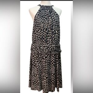 Summer Dress MIDI black & white by BCBG. SZ XL
98% polyester, 2% spandex